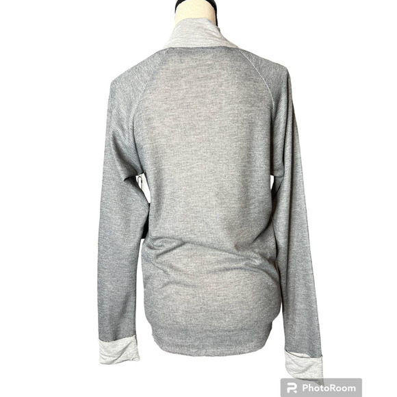 NEW L.A.M.B Women's Lightweight Waffle Thermal Blouse Size S in Gray Raw Hem - Picture 3 of 7